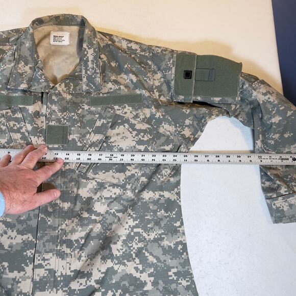 US Military Coat Army Combat Uniform Button Shirt Men Med Reg SP0100-03-D-CA75 - Picture 8 of 12